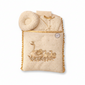 Royal Swan Gold Carry Nest